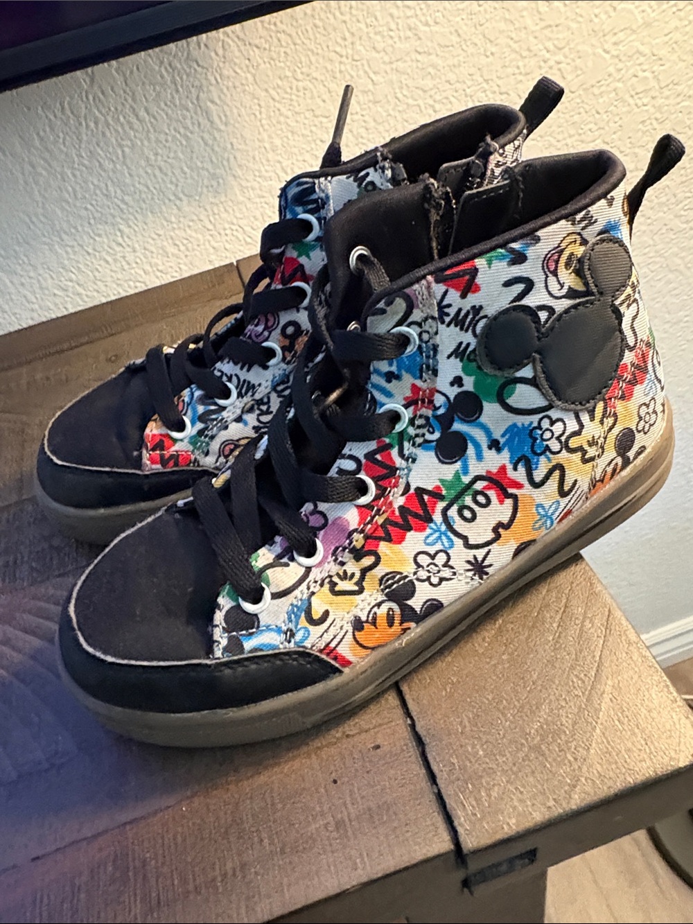 Kids High-Top Sneakers with Multicolor Mickey Print - Black Trim